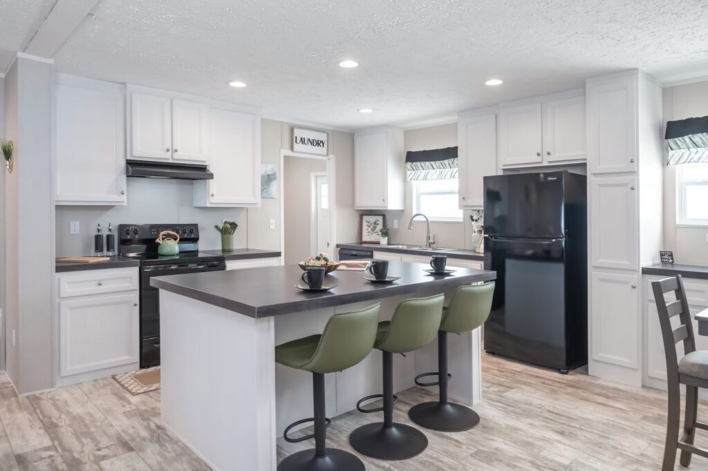 clayton savannah benjamin kitchen
