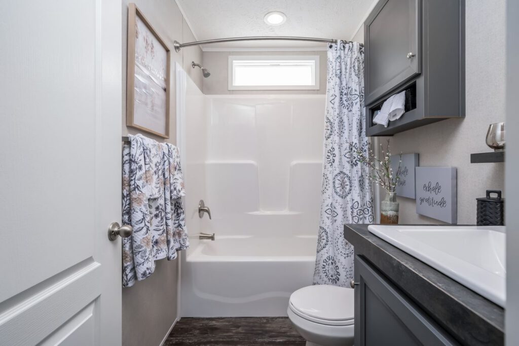 Clayton Savannah Riverview Bathroom 4