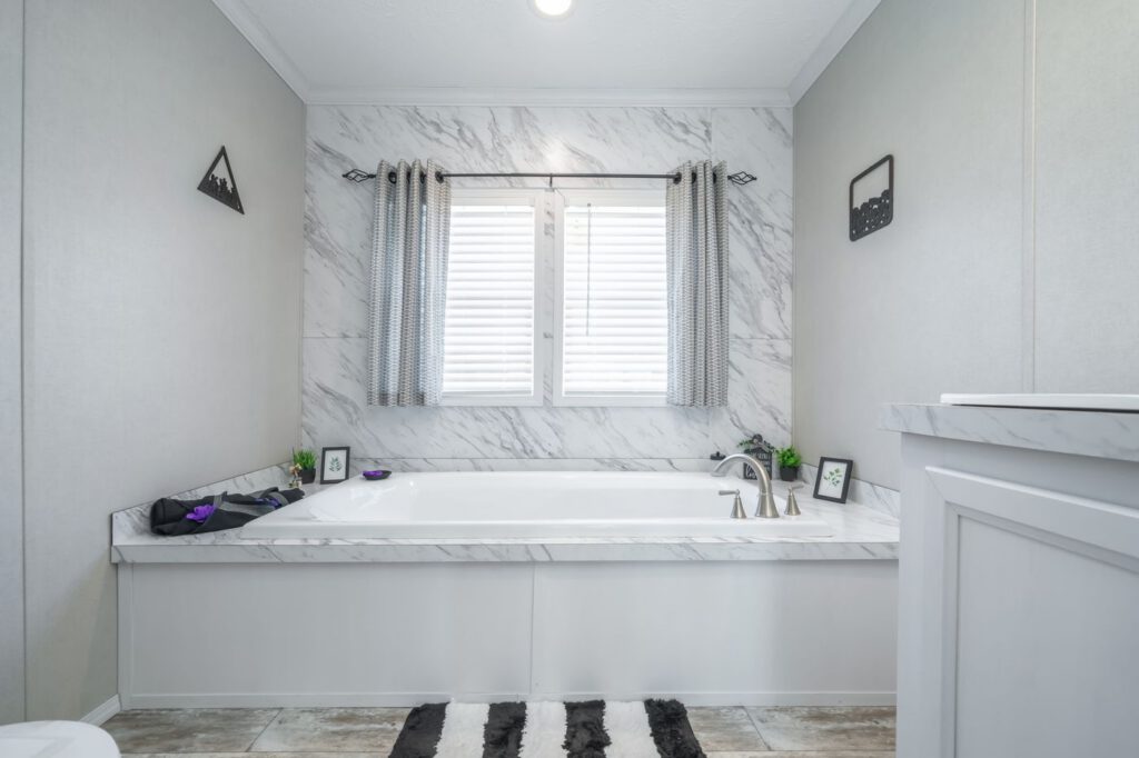 Clayton Savannah Stella Bathroom 3